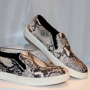 a new day snakeskin Animal Print‎ slip on sneakers size 8.5